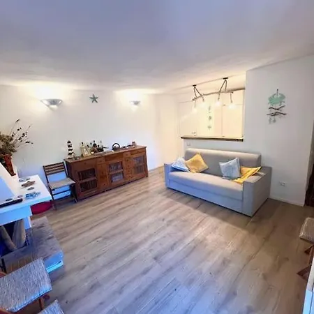 Kian House Apartment *